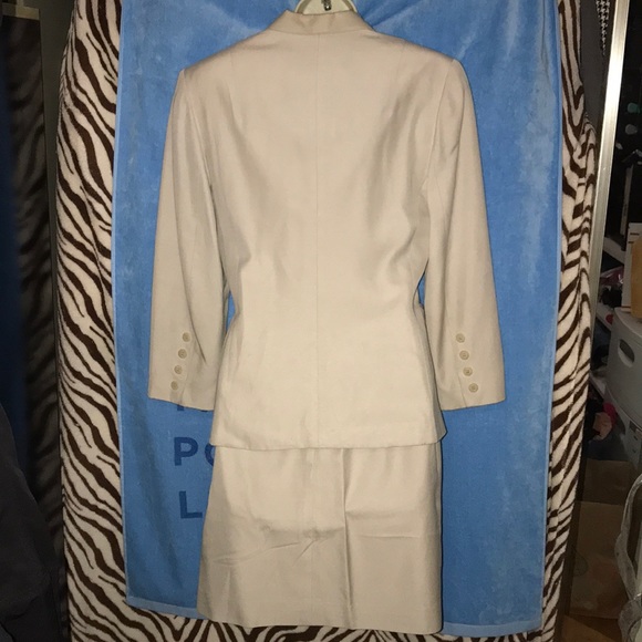 Evan Picone cream size 4 suit jacket and skirt set - Picture 3 of 5